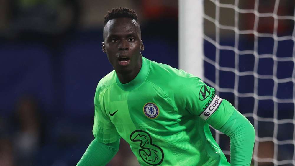 Chelsea goalkeeper Mendy faces 'race against pain & time' to be fit for Man City clash