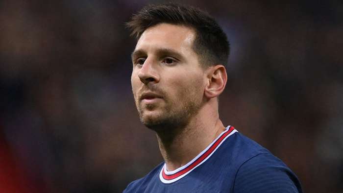 Messi knee injury gives PSG concern