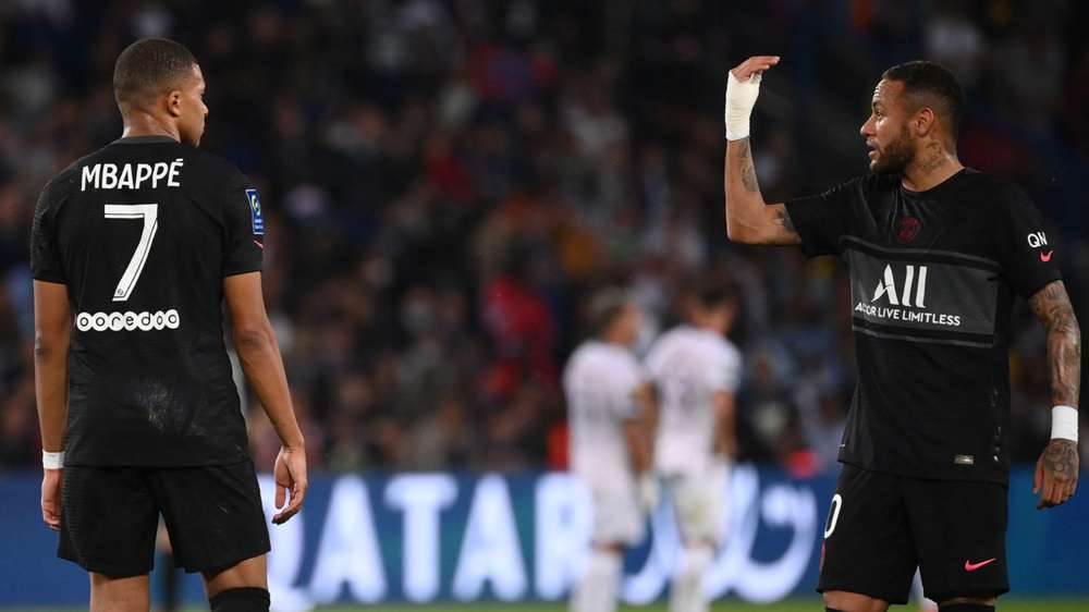 Will Neymar and Mbappe subplot undermine PSG's Champions League challenge?