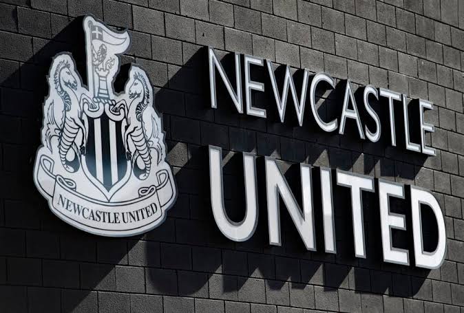 NEWCASTLE READY TO SPLASH MONEY ON BIG SIGNINGS WITH CLUB TAKE OVER BOOST. CAVANI, BALE AND COUTINHO