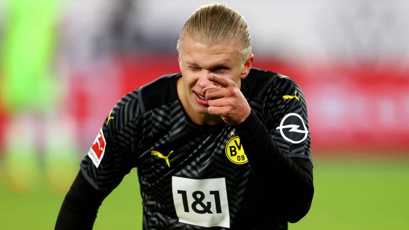 WILL HALLAND LEAVE DORTMUND AFTER EARLY UCL EXIT?