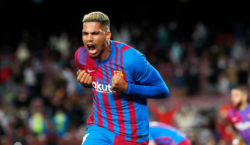 Man United-linked Ronald Araujo addresses speculation surrounding Barcelona future