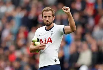 Harry Kane 'would listen to Manchester United offer'